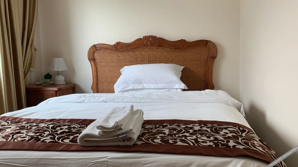 Янгиианг: Yangjiang Hailing Island Chunnuan Huakai Apartment