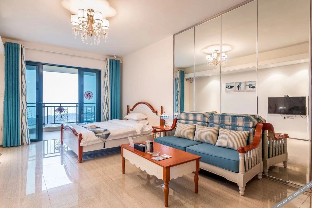 Янгиианг: Yangjiang Hailing Island Chunnuan Huakai Apartment