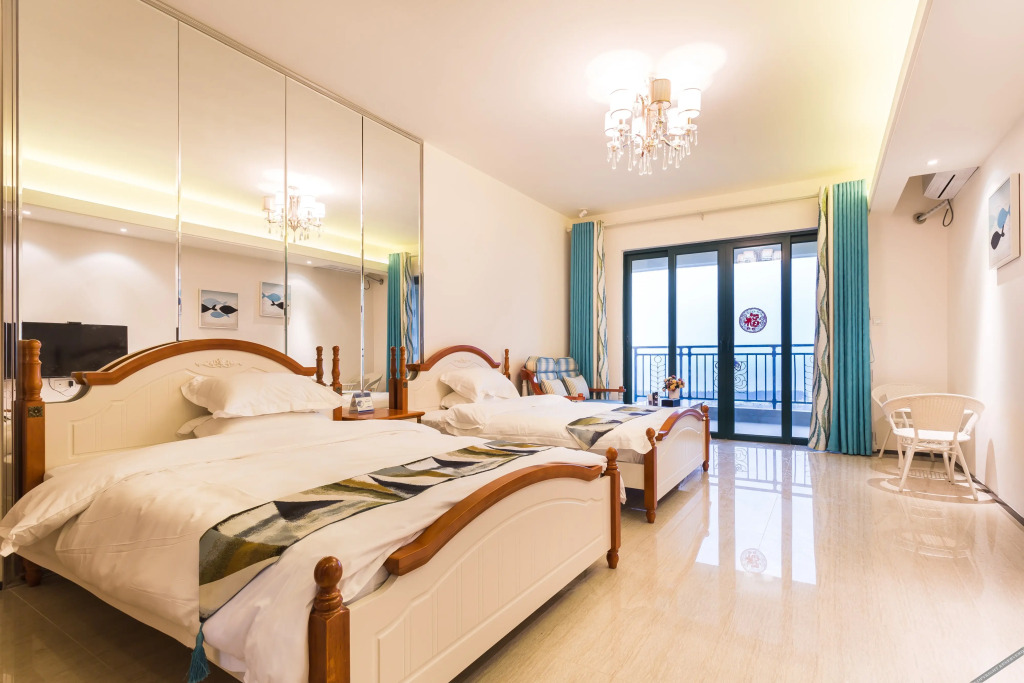 Янгиианг: Yangjiang Hailing Island Chunnuan Huakai Apartment