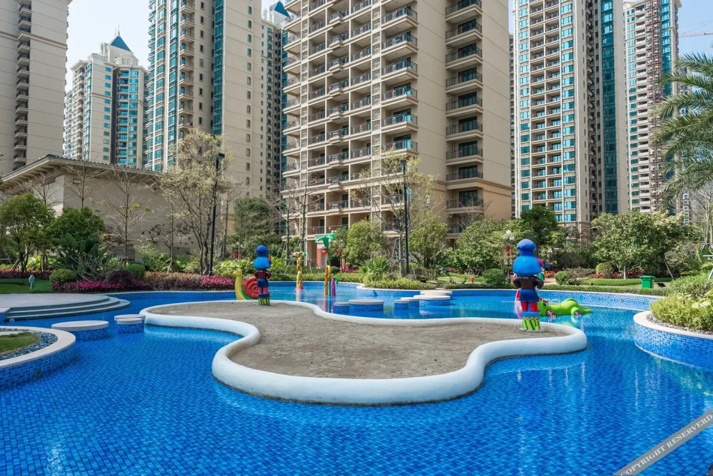 Янгиианг: Yangjiang Hailing Island Chunnuan Huakai Apartment