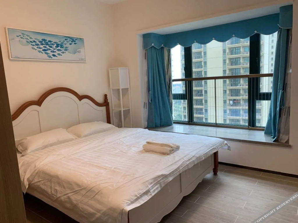 Янгиианг: Yangjiang Hailing Island Chunnuan Huakai Apartment