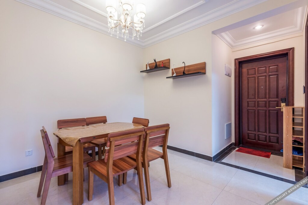 Янгиианг: Yangjiang Hailing Island Chunnuan Huakai Apartment