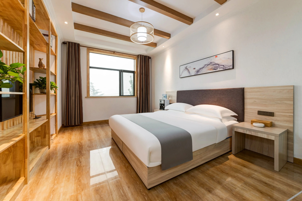 Вэйнань: Floral Hotel · Yueshan residence (Huashan tourist center)