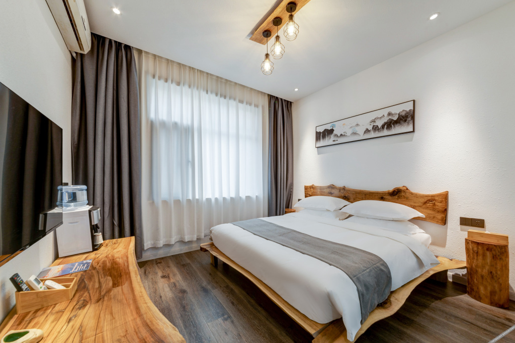 Вэйнань: Floral Hotel · Yueshan residence (Huashan tourist center)