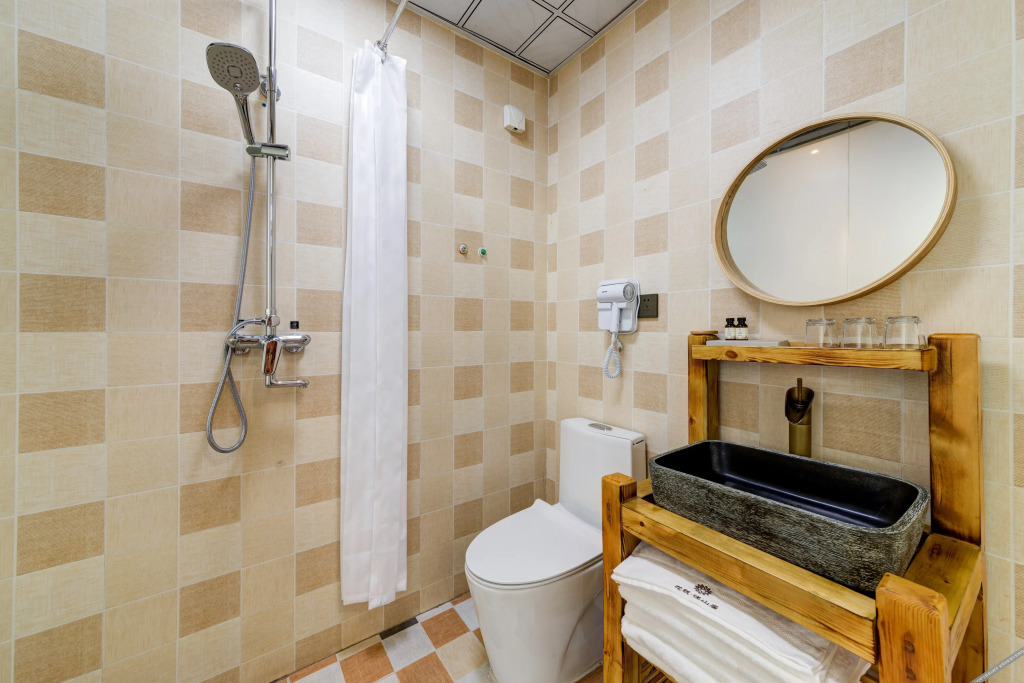 Вэйнань: Floral Hotel · Yueshan residence (Huashan tourist center)
