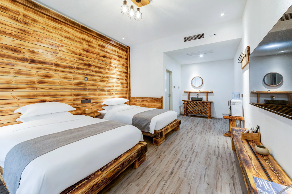 Вэйнань: Floral Hotel · Yueshan residence (Huashan tourist center)