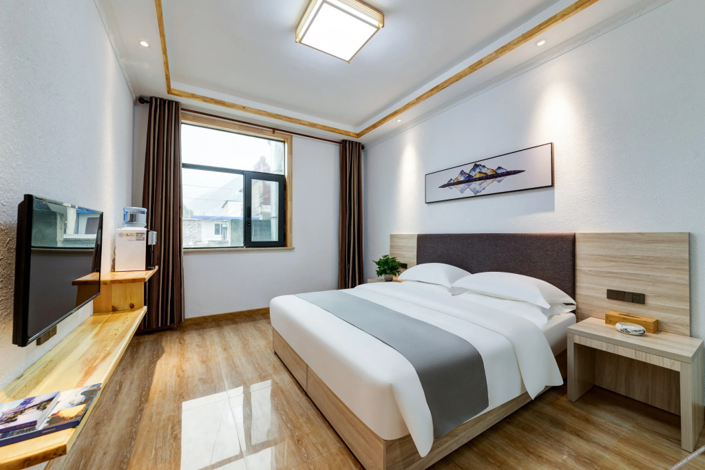Вэйнань: Floral Hotel · Yueshan residence (Huashan tourist center)