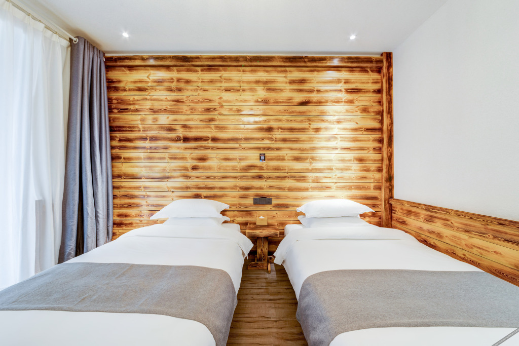 Вэйнань: Floral Hotel · Yueshan residence (Huashan tourist center)