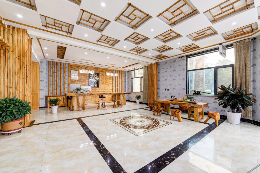Вэйнань: Floral Hotel · Yueshan residence (Huashan tourist center)