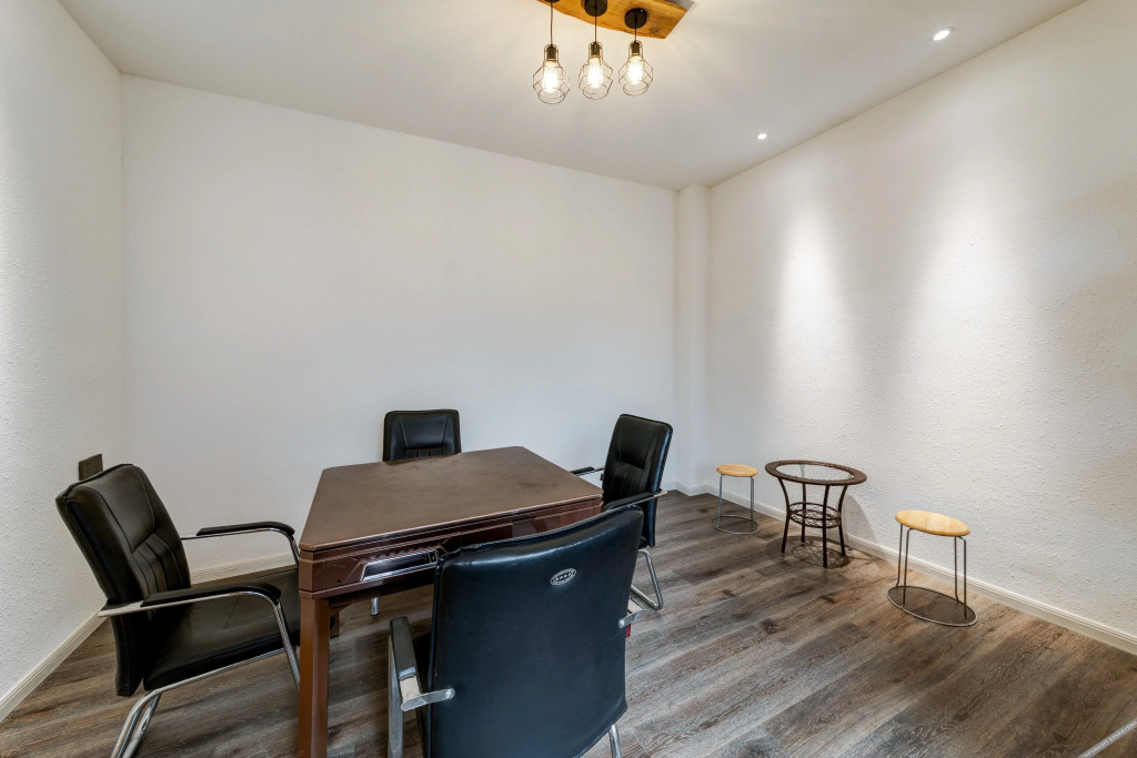 Вэйнань: Floral Hotel · Yueshan residence (Huashan tourist center)