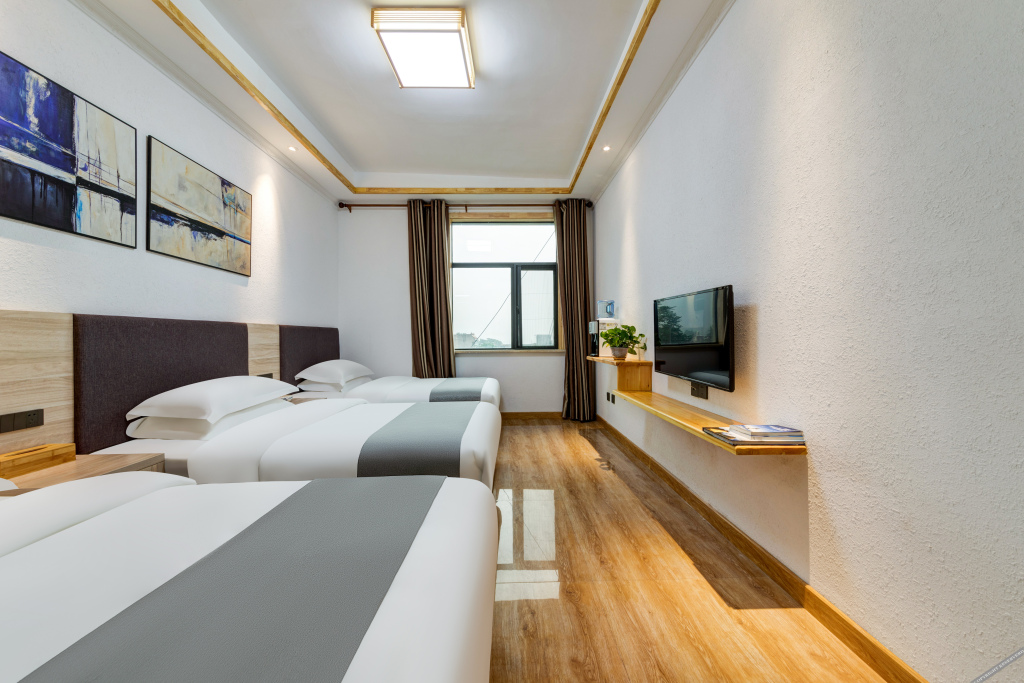 Вэйнань: Floral Hotel · Yueshan residence (Huashan tourist center)