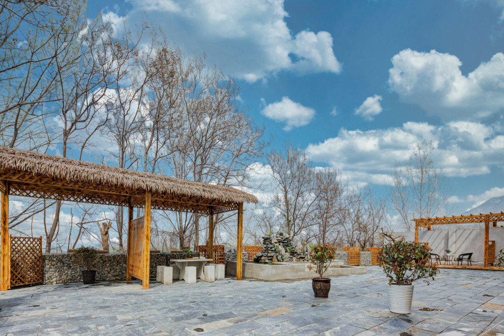 Вэйнань: Floral Hotel · Yueshan residence (Huashan tourist center)