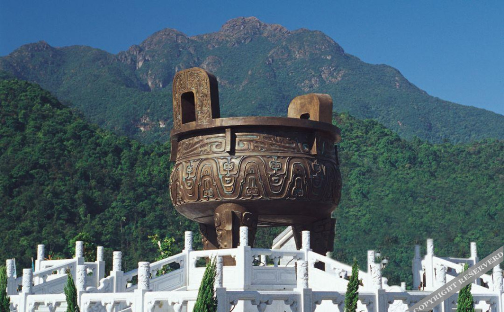 Чжаоцин: Zhaoqing Huawen Four Seasons Hotel