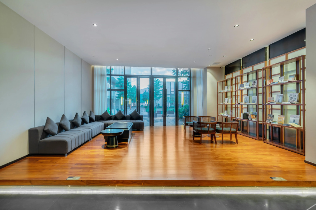 Чжаоцин: Zhaoqing Huawen Four Seasons Hotel
