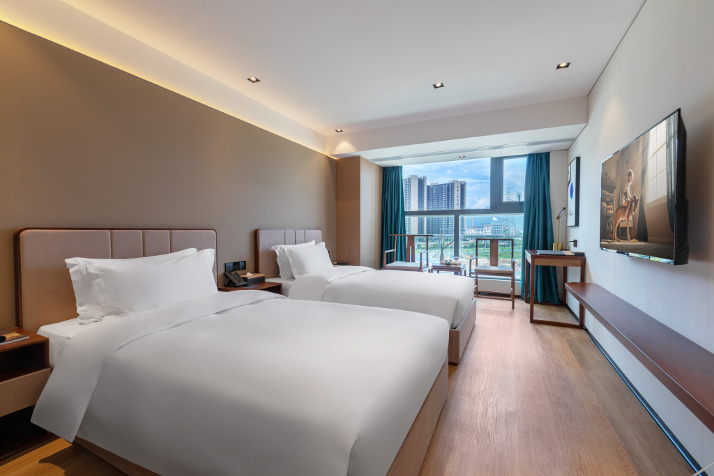 Чжаоцин: Zhaoqing Huawen Four Seasons Hotel