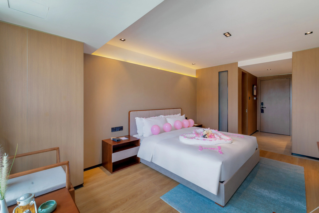 Чжаоцин: Zhaoqing Huawen Four Seasons Hotel