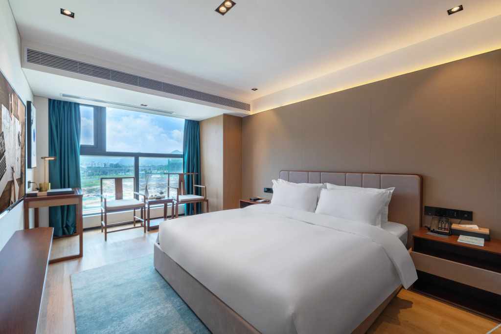 Чжаоцин: Zhaoqing Huawen Four Seasons Hotel
