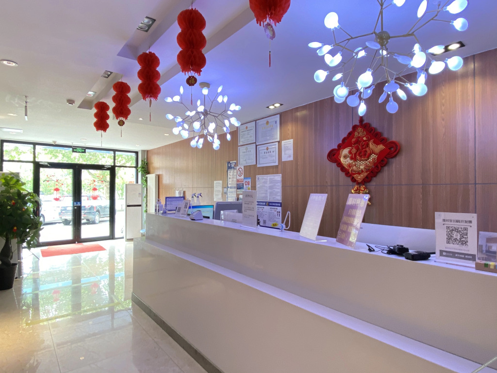 Лянфан: 99 Xinbiao Hotel(Langfang Teachers College Store)
