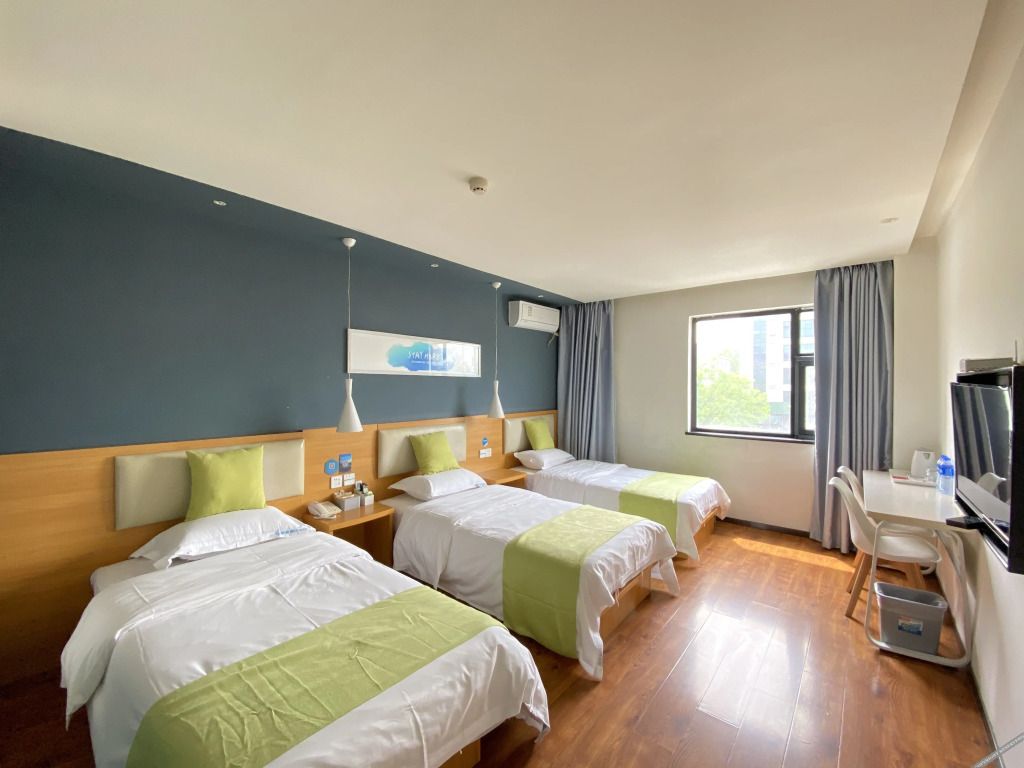 Лянфан: 99 Xinbiao Hotel(Langfang Teachers College Store)