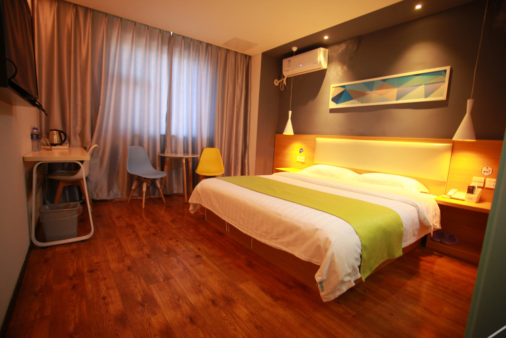 Лянфан: 99 Xinbiao Hotel(Langfang Teachers College Store)