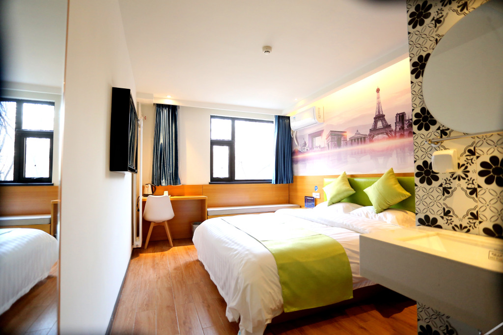 Лянфан: 99 Xinbiao Hotel(Langfang Teachers College Store)