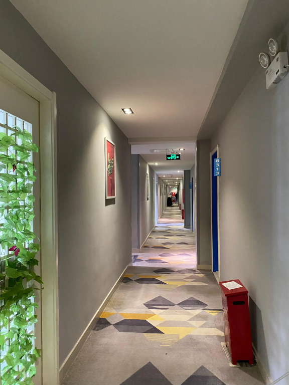 Лянфан: 99 Xinbiao Hotel(Langfang Teachers College Store)