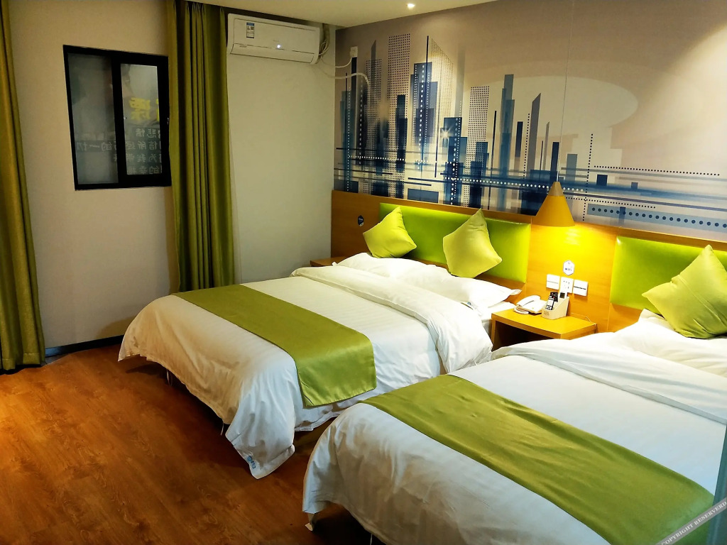 Лянфан: 99 Xinbiao Hotel(Langfang Teachers College Store)