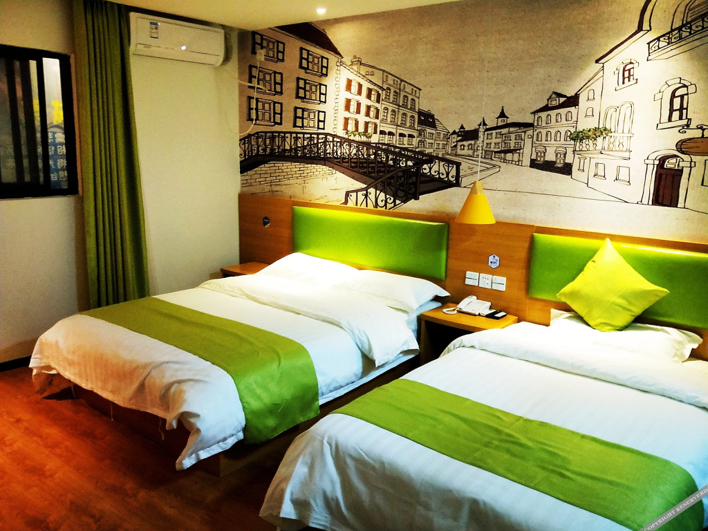 Лянфан: 99 Xinbiao Hotel(Langfang Teachers College Store)
