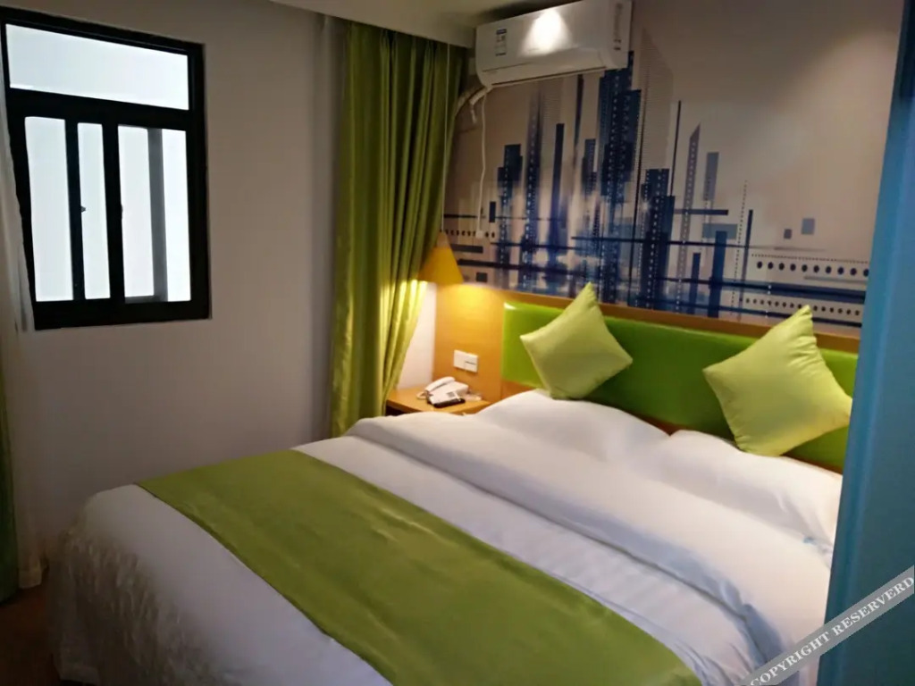 Лянфан: 99 Xinbiao Hotel(Langfang Teachers College Store)