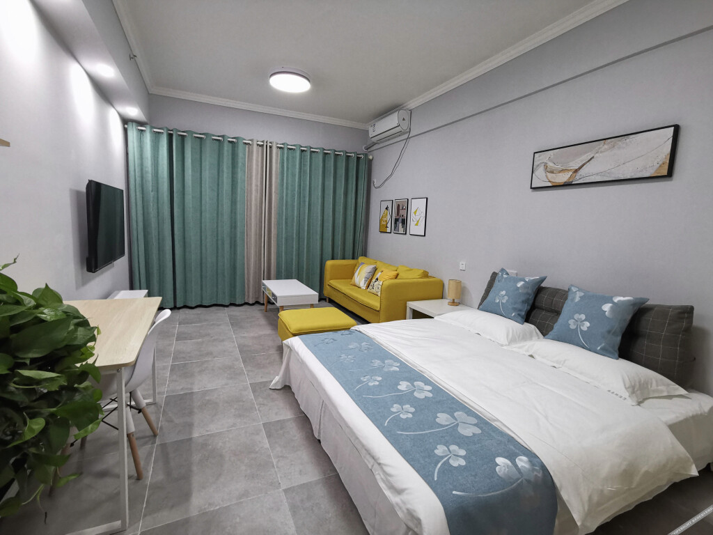 Чанша: Louis Hotel (Moon Island Shazhichuan Aolai)