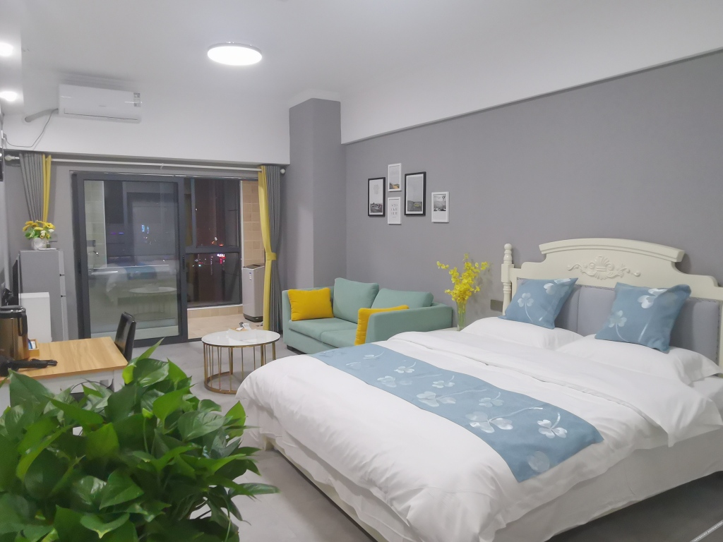 Чанша: Louis Hotel (Moon Island Shazhichuan Aolai)