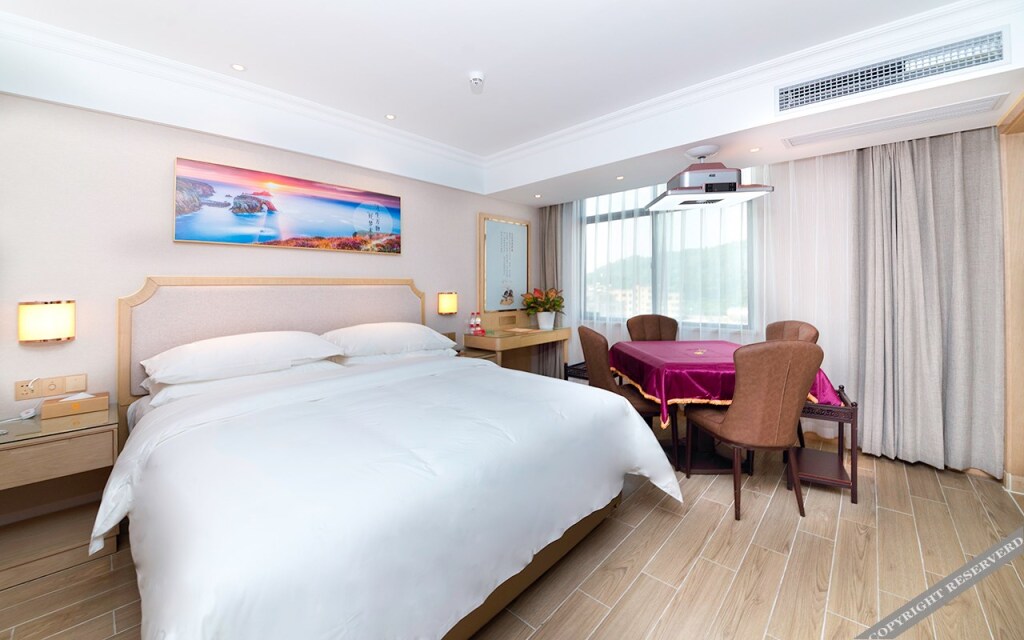 Хойчжоу: Vienna 3 Best Hotel (Huizhou Sandong High-speed Railway South Station Branch)
