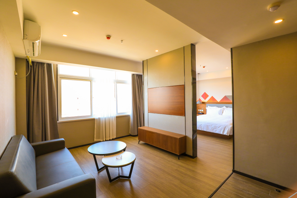 Цзинин: Borrman Hotel  (Yankuang Donghua Branch, West Outer Ring Road, Zoucheng)