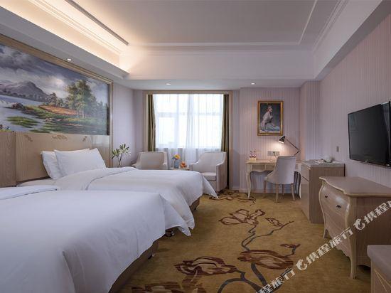 Синъи: Vienna Hotel (Xingyi Wanfenglin)