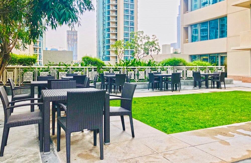 Дубай: Spectacular Burj Khalifa View 2BR 29 Boulevard