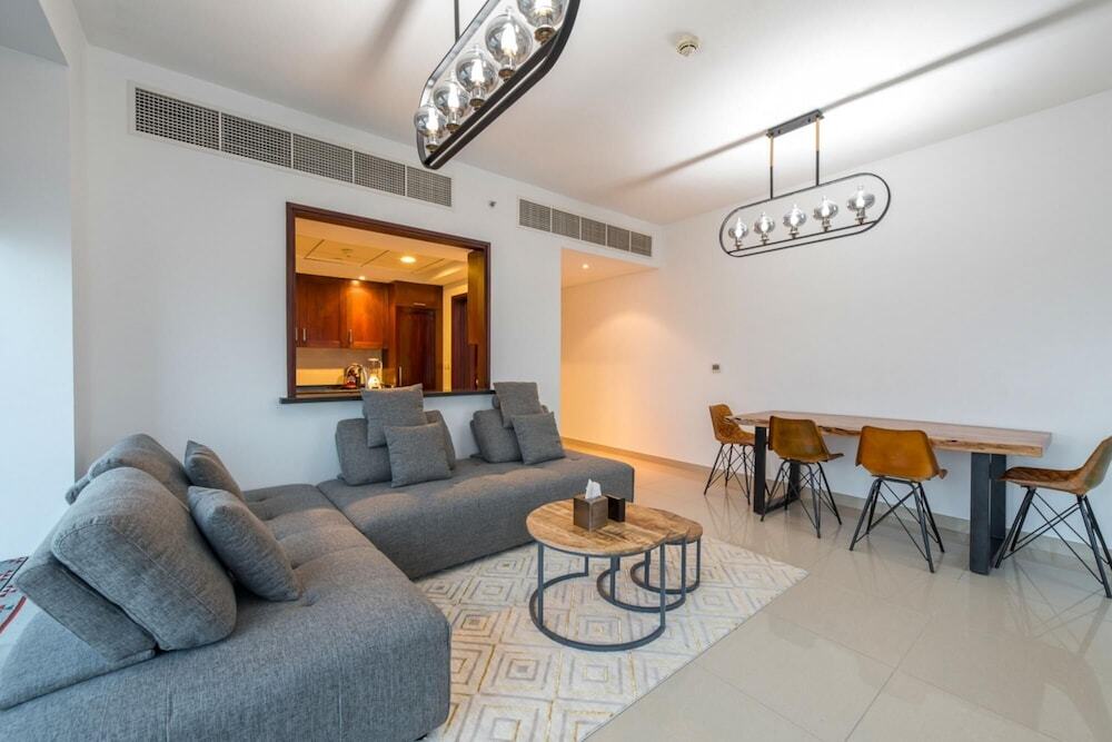 Дубай: Spectacular Burj Khalifa View 2BR 29 Boulevard