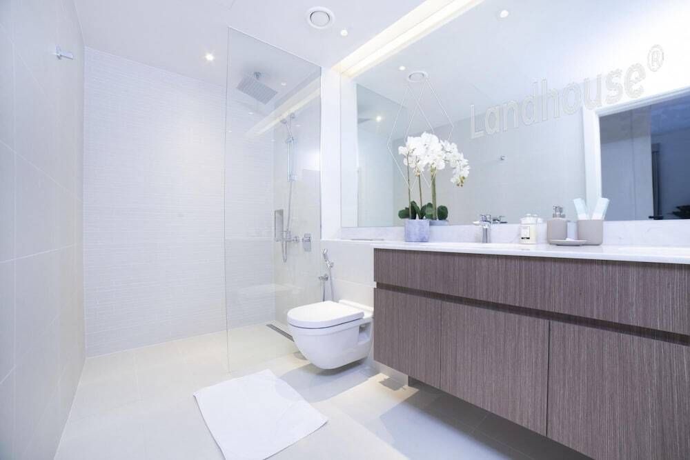 Дубай: Signature 2BR in Port de La Mer