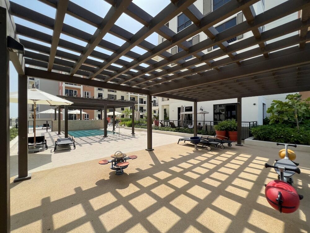 Дубай: Signature 2BR in Port de La Mer