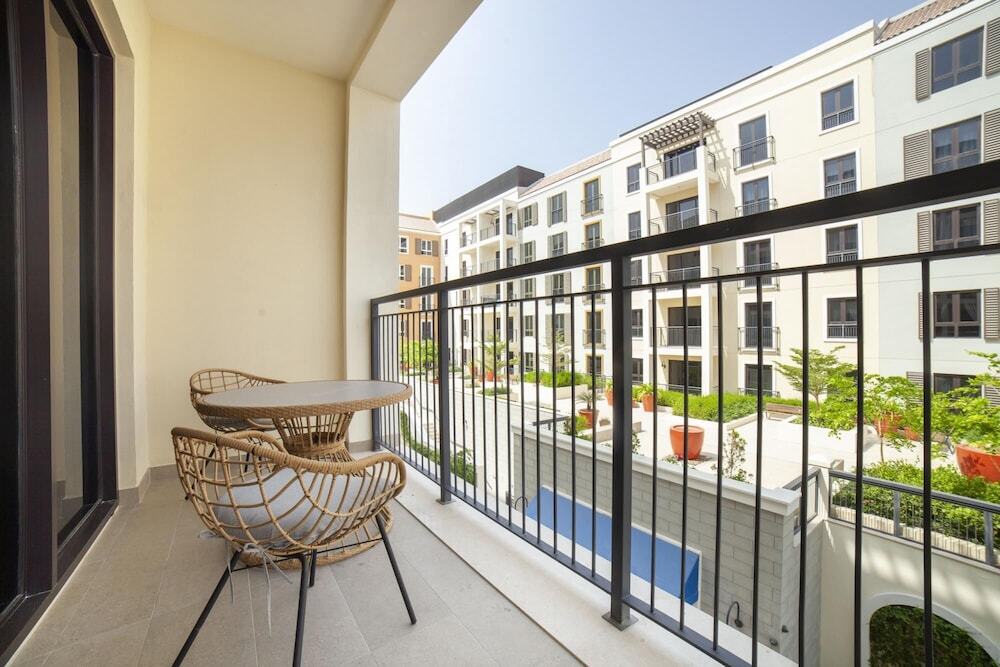 Дубай: Signature 2BR in Port de La Mer