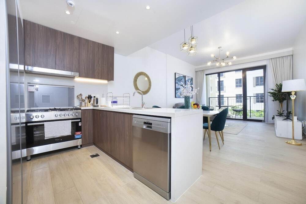 Дубай: Signature 2BR in Port de La Mer