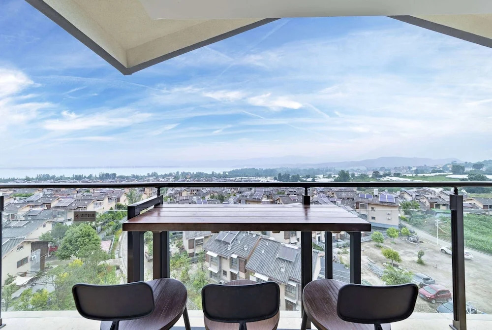 Сичан: Howard Johnson by Wyndham Lake Serenity Hot Springs Xichang