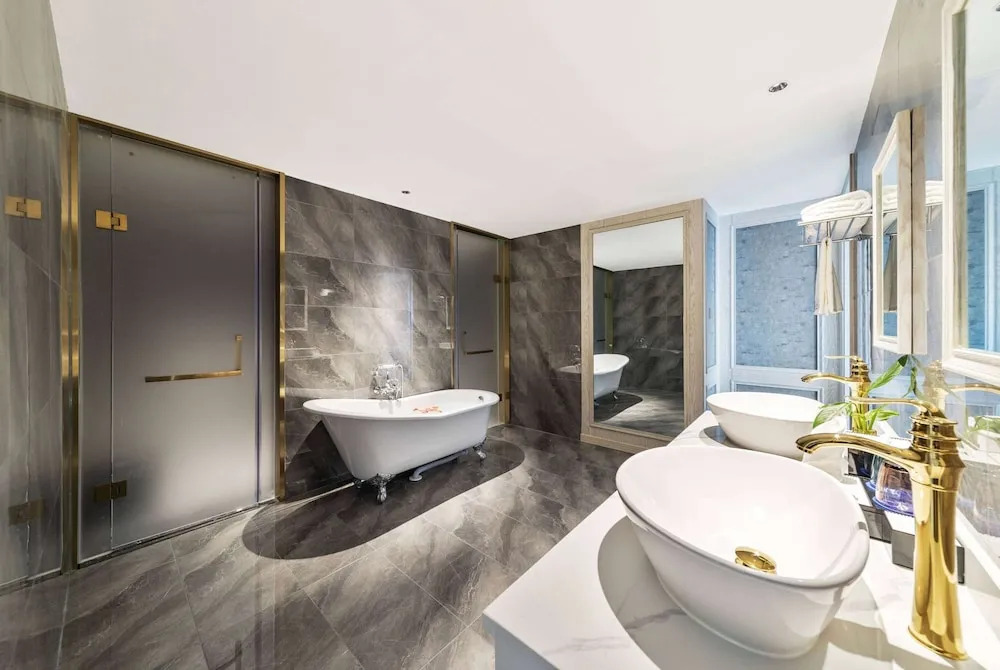 Сичан: Howard Johnson by Wyndham Lake Serenity Hot Springs Xichang