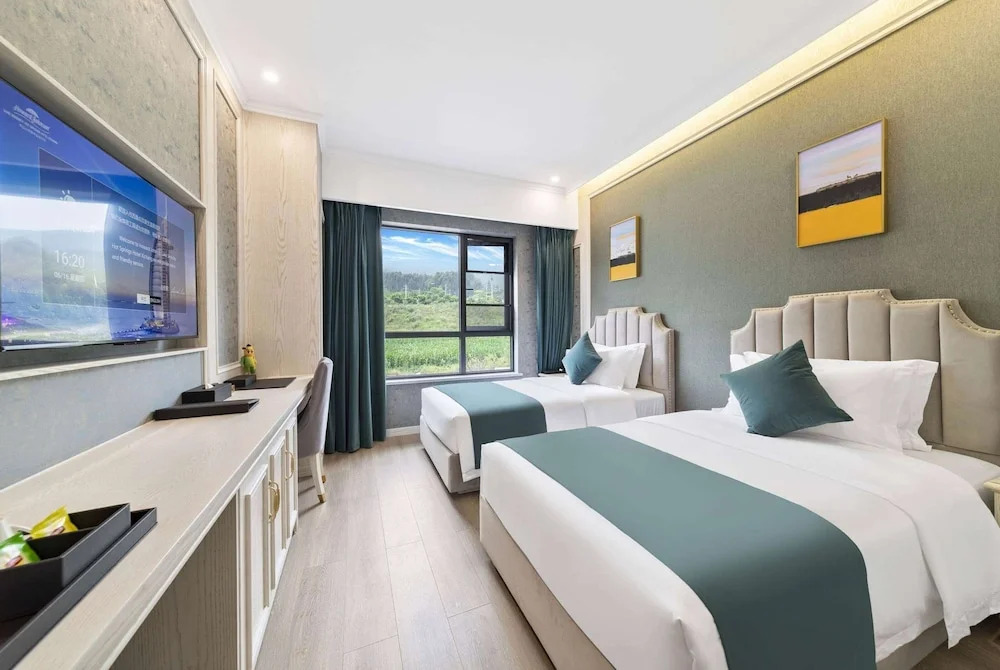 Сичан: Howard Johnson by Wyndham Lake Serenity Hot Springs Xichang