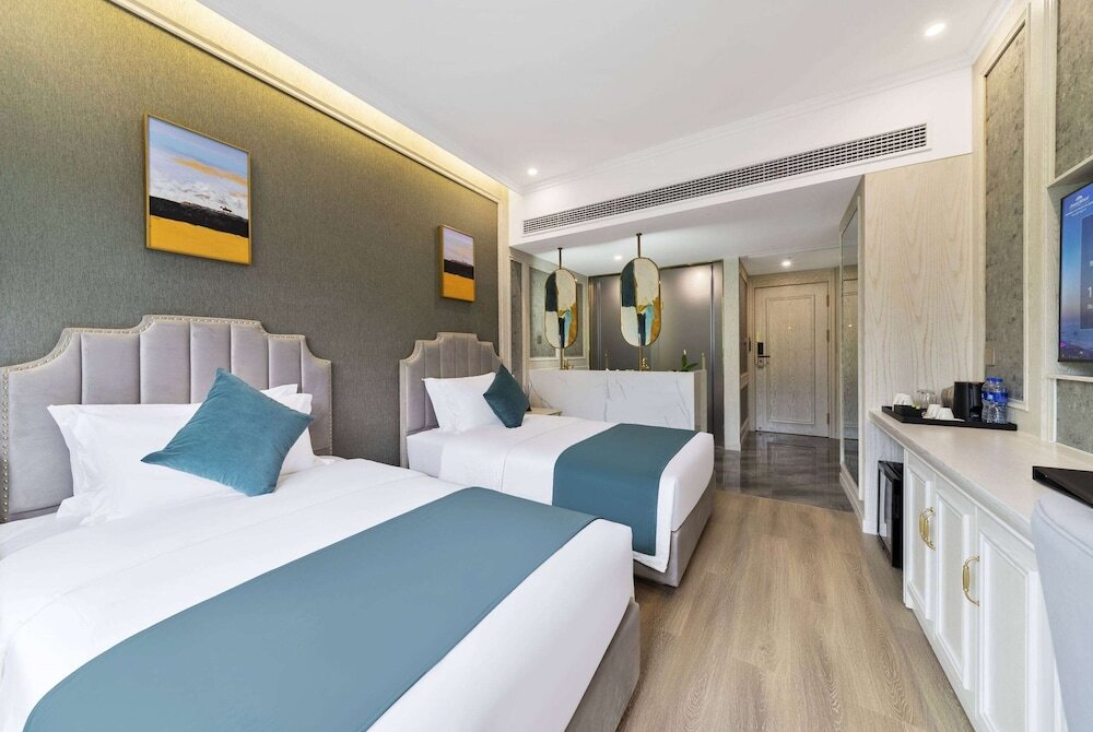 Сичан: Howard Johnson by Wyndham Lake Serenity Hot Springs Xichang