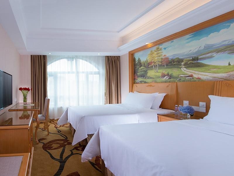 Шэньчжэнь: Vienna Hotel Shenzhen Dalang Clothing Base