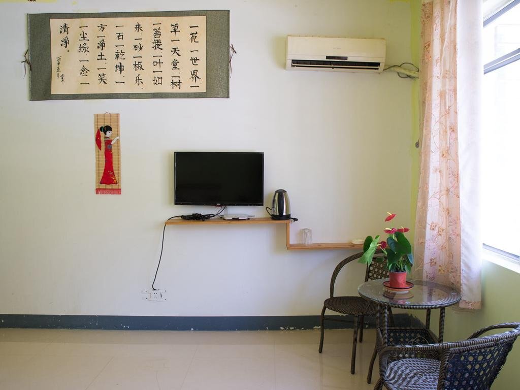Гуйлинь: Guilin In The Water Side Country House