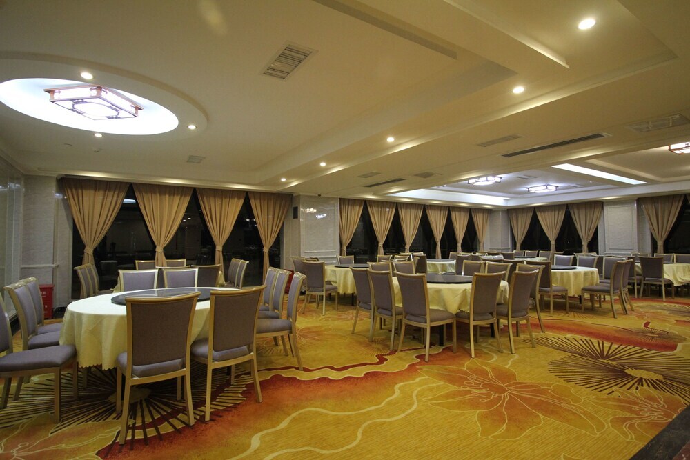 Юнчжоу: Yongzhou Xiaoxiang Binghu Hotel
