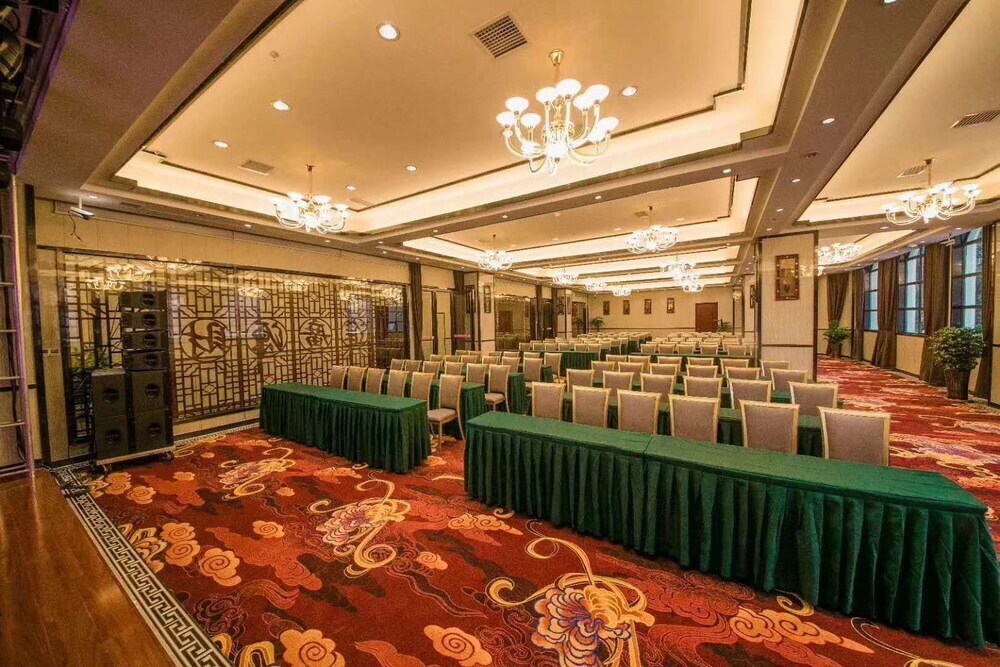 Юнчжоу: Yongzhou Xiaoxiang Binghu Hotel