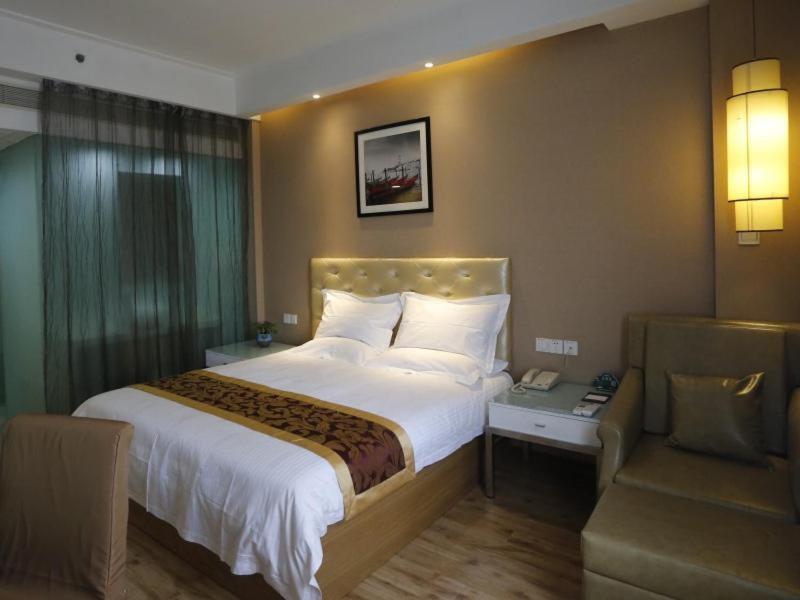 Ханчжоу: GreenTree Inn Zhejiang Hangzhou Linan Wanma Road Express Hotel