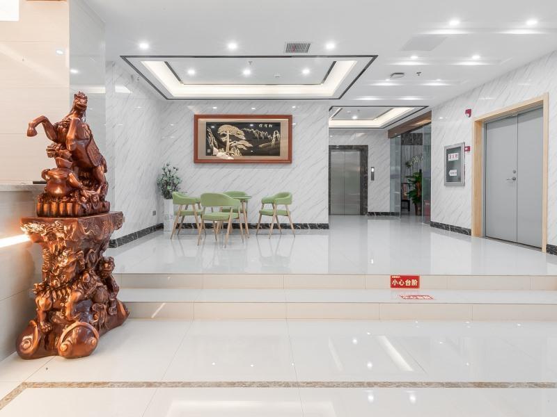 Уху: GreenTree Inn Wuhu Eshan Road University City Express Hotel